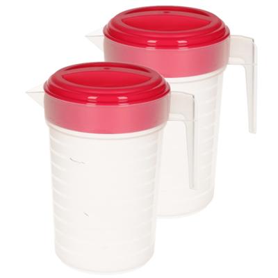 Schenkkan/waterkan met deksel - 2x stuks - 1 liter - fuchsia/ transparant - kunststof
