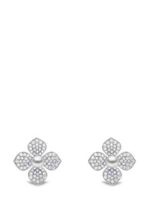 Yoko London boucles d'oreilles Petal en or blanc 18ct serties de perles et diamants - Argent