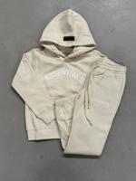 Cou7ure Essentials Basic Curve Trainingspak Kids Beige - Maat 128 - Kleur: Beige | Soccerfanshop