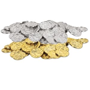 Piratenschat met gouden en zilveren munten   -