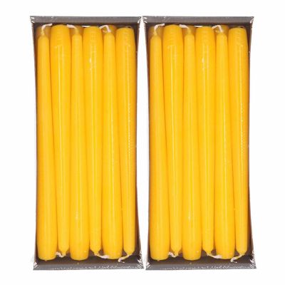 24x Gele dinerkaarsen 25 cm 8 branduren