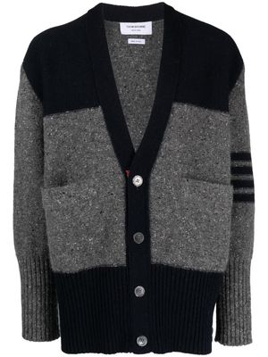 Thom Browne cardigan à détails 4 bandes signature - Gris