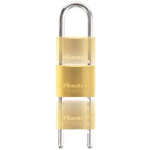 MASTER LOCK 50mm breed hangslot met een huis van massief koper en verstelbare beugel van 70 tot 155 mm