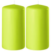 2x Lime groene cilinderkaarsen/stompkaarsen 6 x 10 cm 36 branduren