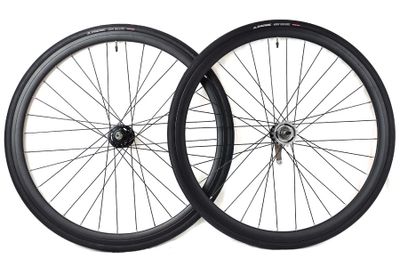 Santafixie Terugtrapem 30mm Wielset + Binnenbanden + Banden - Zwart Santafixie Terugtrapem 30mm Wielset + Binnenbanden + Banden - Zwart