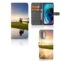 Motorola Moto G51 5G | Telefoonhoesje | Met pasjeshouder | Koe