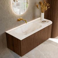 Badmeubel Mondiaz Kurve-Dlux | 115 cm | Meubelkleur Walnut | Wastafelkleur Frappe | Solid surface | Links spoelbak | Zonder kraangat(en) Badmeubel Mondiaz Kurve-Dlux | 115 cm | Meubelkleur Walnut | Wastafelkleur Frappe | Solid surface | Links spoelbak | Zonder kraangat(en)
