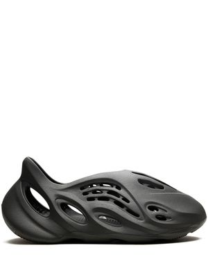 adidas "baskets Yeezy Foam Runner ""MX Carbon""" - Noir