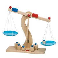 Goki houten weegschaal met gewichtjes Goki houten weegschaal met gewichtjes