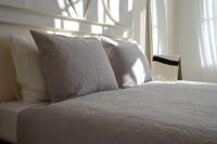 Zydante Home - Bedsprei incl. 2 kussenslopen - Beige - Flower - 220 x 240 Zydante Home - Bedsprei incl. 2 kussenslopen - Beige - Flower - 220 x 240