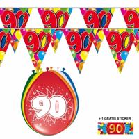 Shoppartners 90 jaar versiering set - kamer - 2x vlaggenlijnen - 8x ballonnen - gratis sticker