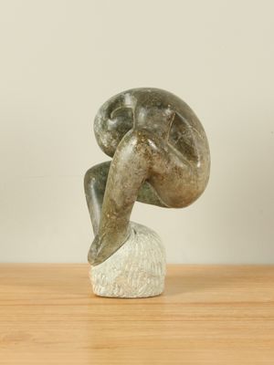 Sculptuur uit Afrika Thinking 1, 22 cm