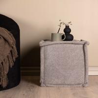 Nohr Hocker 'Ariadna' Bouclé, kleur Lichtgrijs Nohr Hocker 'Ariadna' Bouclé, kleur Lichtgrijs