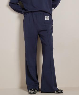 wide fit broek met label