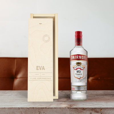Vodka in gegraveerde kist - Smirnoff