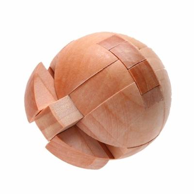 Houten volwassen educatief speelgoed bal-vormig slot puzzel speelgoed
