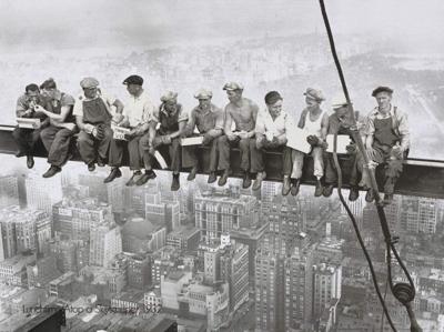 Kunstdruk Charles Ebbets - Eating above Manhattan 80x60cm