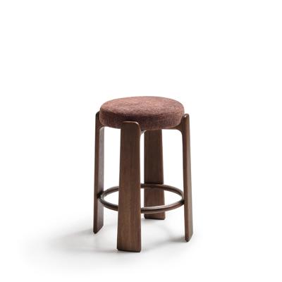 Kave Home Kruk 'Granite' Chenille en noten essenhout, kleur Bruin (zithoogte 75cm)