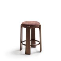 Kave Home Kruk 'Granite' Chenille en noten essenhout, kleur Bruin (zithoogte 75cm)