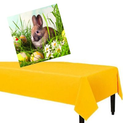 Pasen gedekte tafel set geel tafelkleed met 20x pasen thema servetten 33 x 33 cm