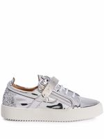 Giuseppe Zanotti baskets Coby en cuir à attache scratch - Argent Giuseppe Zanotti baskets Coby en cuir à attache scratch - Argent