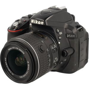 Nikon D5300 + 18-55mm f/3.5-5.6G VR II occasion