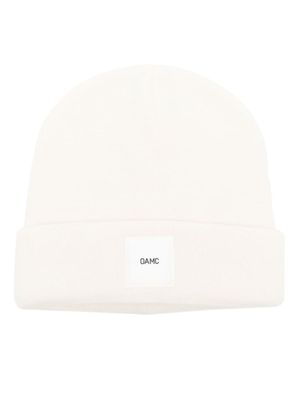 OAMC bonnet en maille nervurée à patch logo - Blanc