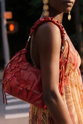 Kleine tas met bloemapplicaties - RED - U