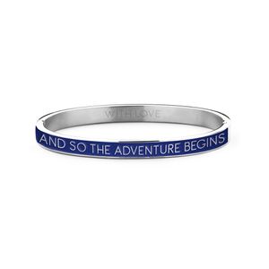 Key Moments 8KM BC0005 Stalen Bangle met Tekst And So The Adventure Begins One-size Zilverkleurig / Donkerblauw