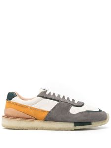 Clarks Originals baskets en daim à design à empiècements - Gris