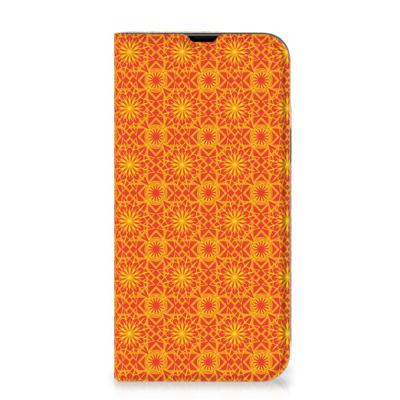 iPhone 13 Pro Max | Hoesje met Magneet | Batik Oranje