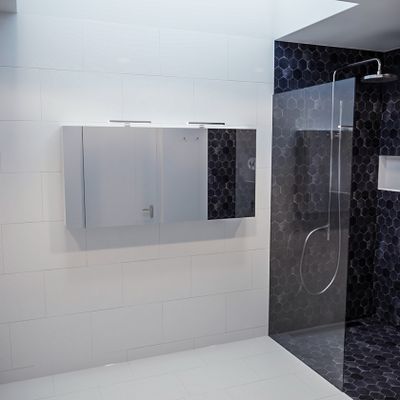 Spiegelkast Vico Cube | 150x70 cm | 3 Deuren | Zonder verlichting | Wit mat