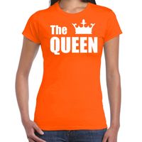The queen t-shirt oranje met witte letters en kroon voor dames