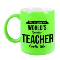 Worlds Greatest Teacher cadeau koffiemok / theebeker voor leraar / lerares neon groen 330 ml - thumbnail