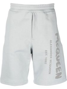 Alexander McQueen short de sport à imprimé graffiti - Bleu