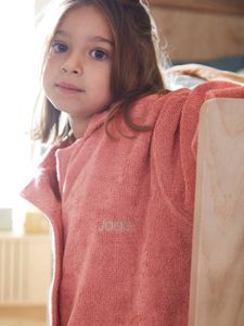 Gepersonaliseerde kinderbadjas met gerecycled katoen rozenhout