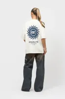 Equalité Sunny Boxy T-Shirt Dames Gebroken Wit/Donkerblauw - Maat XS - Kleur: Gebroken Wit | Soccerfanshop