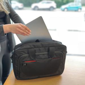 ACT Suburb schoudertas voor laptops tot 15,6", gemaakt van gerecyclede plastic flessen