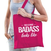 This is what badass looks like cadeau tas roze voor foute / stoute dames - Feest Boodschappentassen