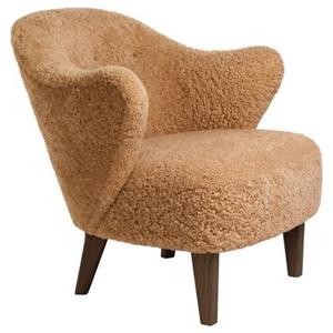 Audo Copenhagen Ingeborg fauteuil donker eiken Sheepskin Honey