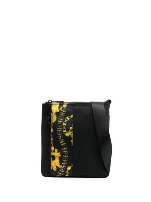 Versace Jeans Couture sacoche zippé à logo imprimé - Noir