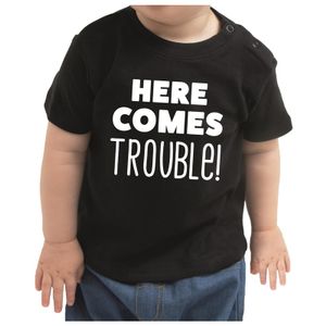 Here comes trouble cadeau t-shirt zwart peuter jongens/meisjes