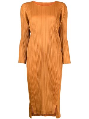 Pleats Please Issey Miyake robe mi-longue à design plissé - Orange