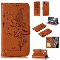 Voor Galaxy A10s Feather patroon Litchi textuur horizontale Flip lederen draagtas met houder & portemonnee & kaartsleuven (bruin)
