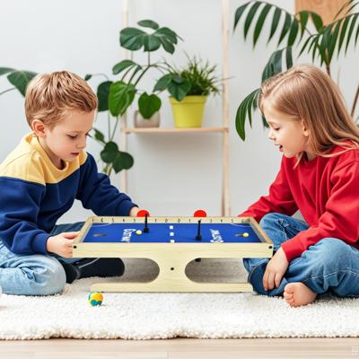 Magnetisch Minivoetbal Tafel voor 2 Spelers met 2 Ballen en 2 Sets Magnetische Handgrepen 2 Markeerstiften en 3 Koekjesmagneten