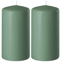 2x Groene cilinderkaarsen/stompkaarsen 6 x 8 cm 27 branduren