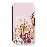 Painted wildflowers: iPhone 12 Flip Hoesje