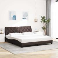 Bedframe zonder matras stof donkerbruin 180x200 cm