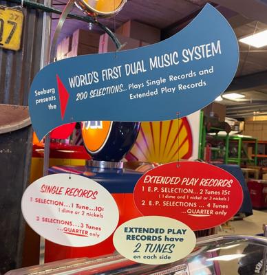 Seeburg V200 Display Carousel (1955) Replica