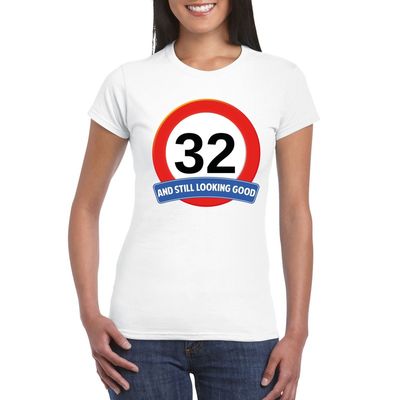 Verkeersbord 32 jaar t-shirt wit dames Verkeersbord 32 jaar t-shirt wit dames